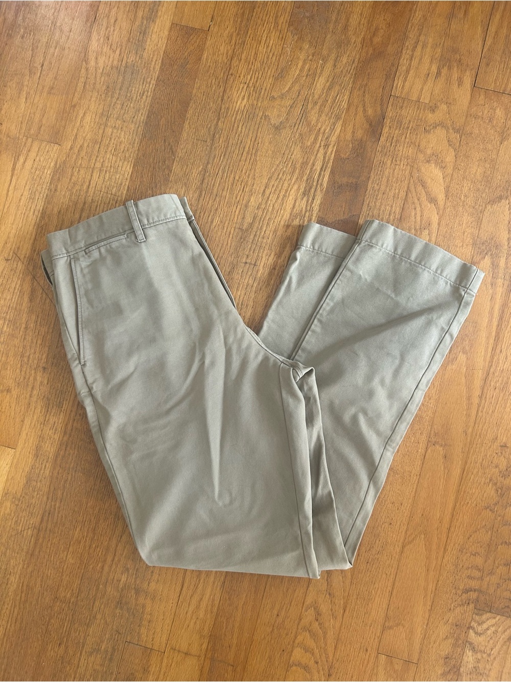 J. Crew Broken In Chinos in Khaki/Bone